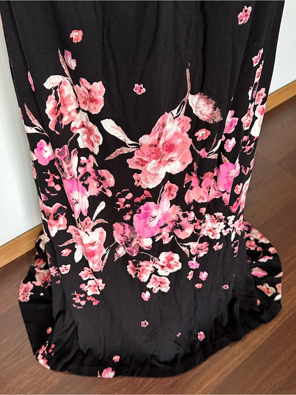 Doll’s Floral Maxi Essential Stylish Detailed Slip Dress in Black/Pink- Women’s - Picture 3 of 5